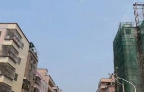 秋长中心区24米大街边门面地皮出售