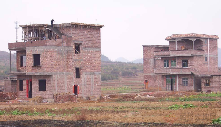 农村宅基地怎样转让才合法？买私人宅基地能过户吗？